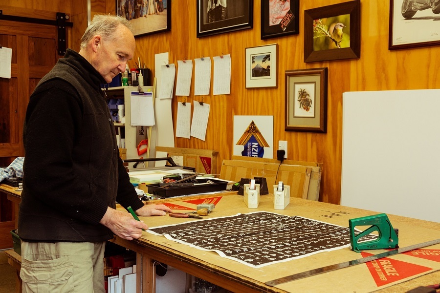 Custom picture frames Hamilton wooden photo frames Tauranga